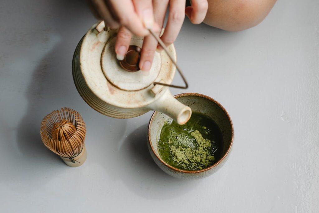 白湯 温かいお湯 朝の習慣