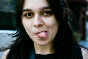 タングスクレーパー 舌磨き きれいな女性