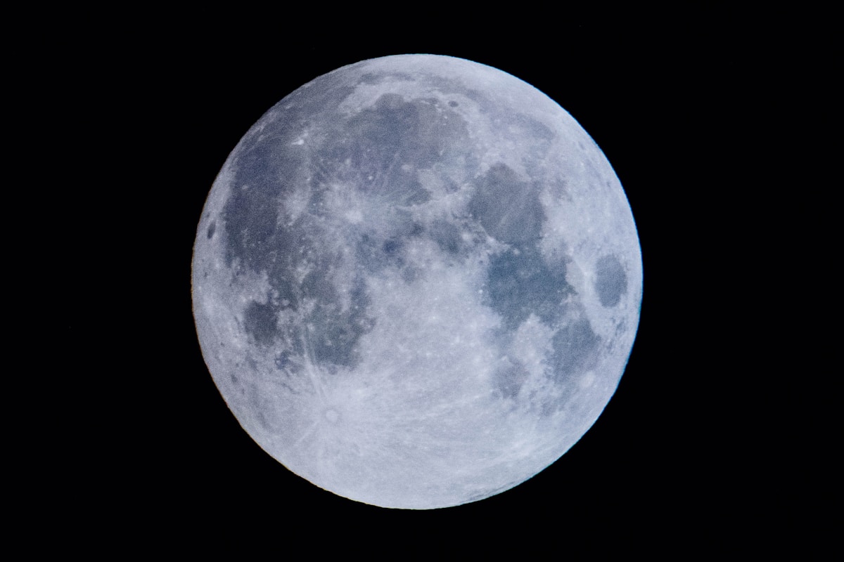満月の夜、火を鎮める時間